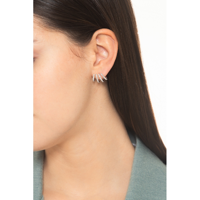 Boucles d'oreilles en or blanc 18 carats avec rangées de diamants Boucles d'oreilles en or blanc 18 carats avec rangées de diamants