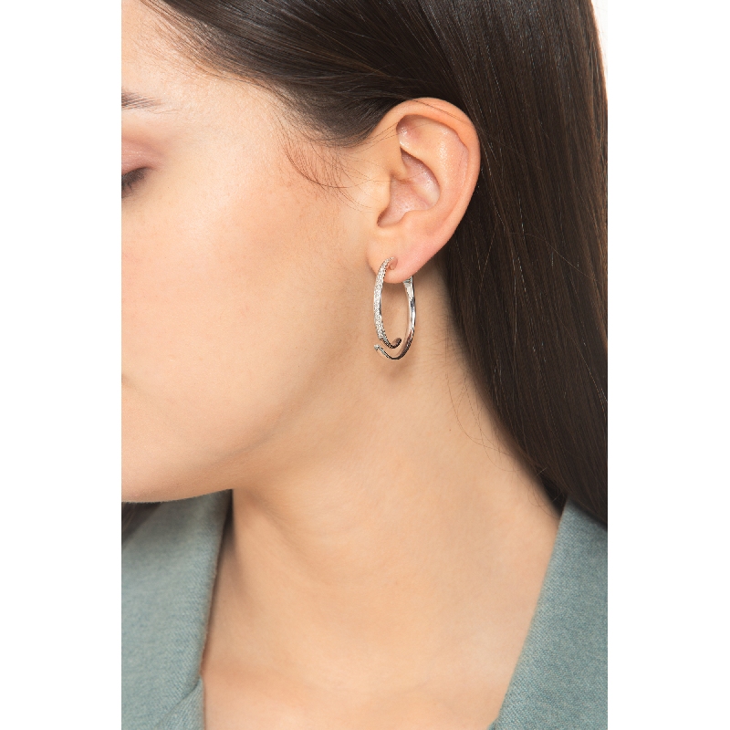 Créoles en or blanc 750 et diamants Créoles en or blanc 750 et diamants