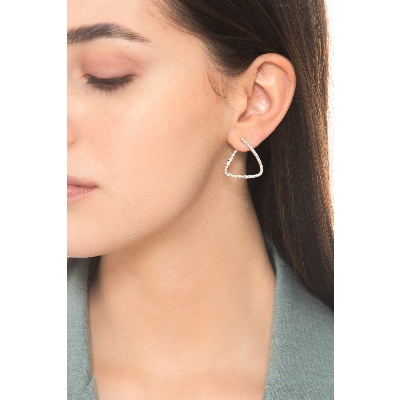 Boucles d'oreilles triangle en or blanc 18k serties de diamants 