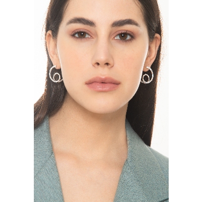 Boucles d’oreilles double cercle en or blanc 18k avec diamants