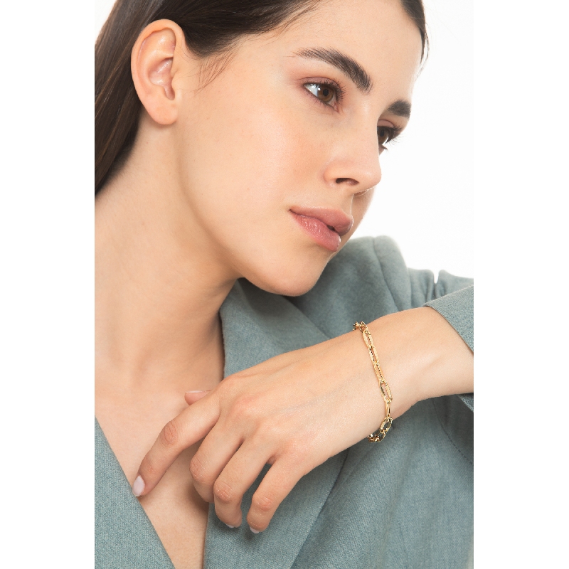 Bracelet maille chaîne en or jaune 18 carats.