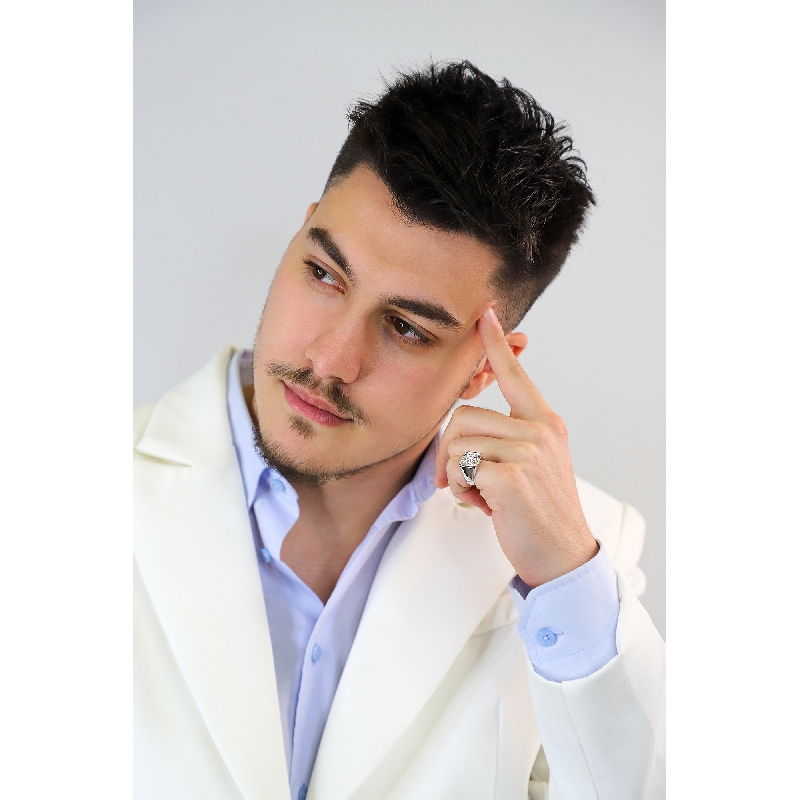 Chevalière homme carrée avec pavé de diamants et or blanc 18k Chevalière homme carrée avec pavé de diamants et or blanc 18k