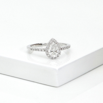 Bague avec diamant taille goutte 0,70 ct GIA en or blanc 18k