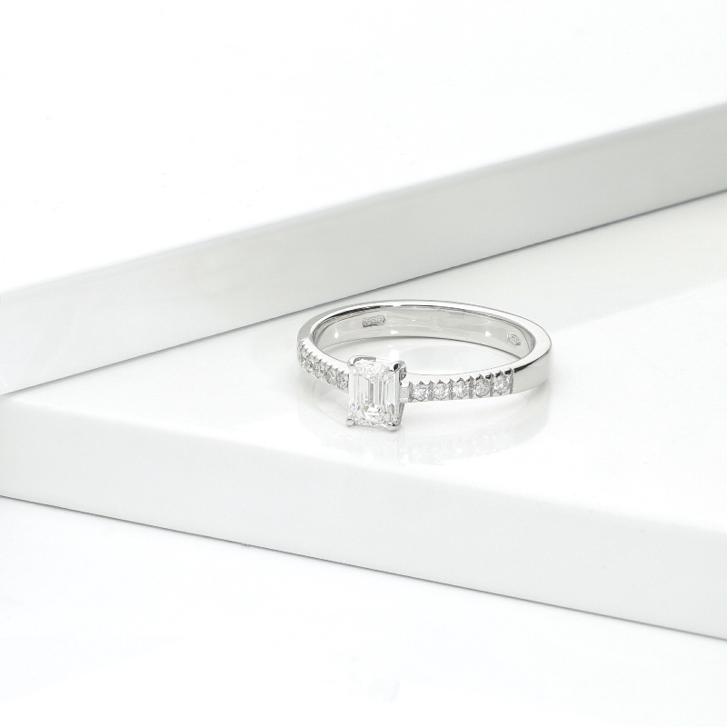 Bague taille émeraude 0,50 ct GIA or blanc 18k Bague taille émeraude 0,50 ct GIA or blanc 18k