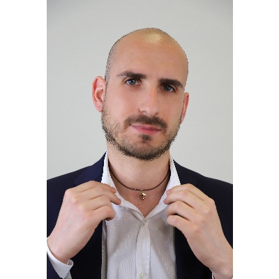 Pendentif dauphin en or jaune 18k, 1 cm