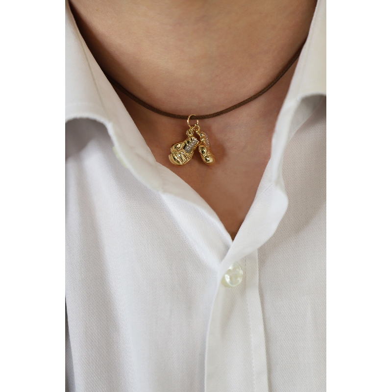 Pendentif gants de boxe en or jaune et blanc 18k Pendentif gants de boxe en or jaune et blanc 18k