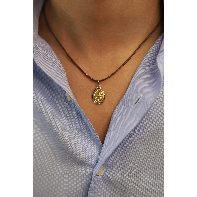 Médaille sacrée en or jaune 18 carats