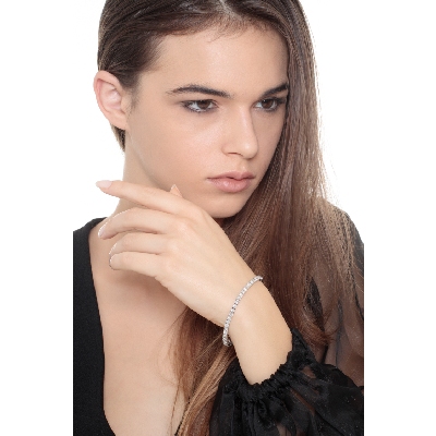 Bracelet tennis en or blanc 18k et diamants