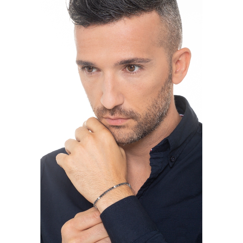 Bracelet tennis en or blanc 18k diamants noirs alternés avec des diamant Bracelet tennis en or blanc 18k diamants noirs alternés avec des diamant