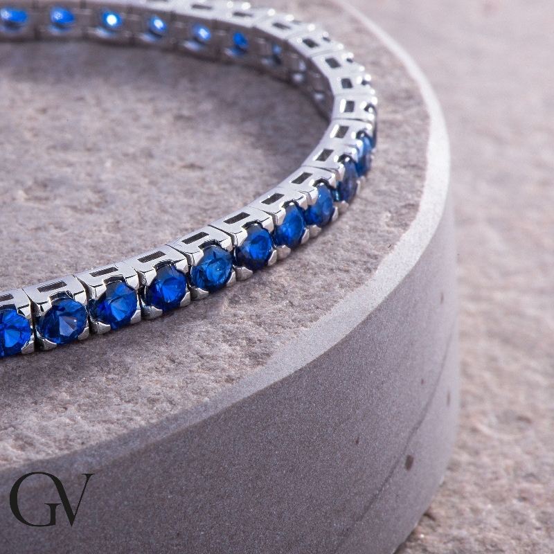 Bracelet tennis en or blanc 18k avec saphir bleu Bracelet tennis en or blanc 18k avec saphir bleu