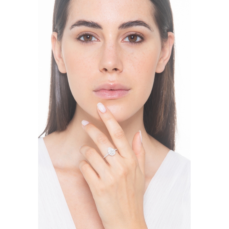 Bague avec diamant taille goutte 1,00 ct GIA en or blanc 18k Bague avec diamant taille goutte 1,00 ct GIA en or blanc 18k