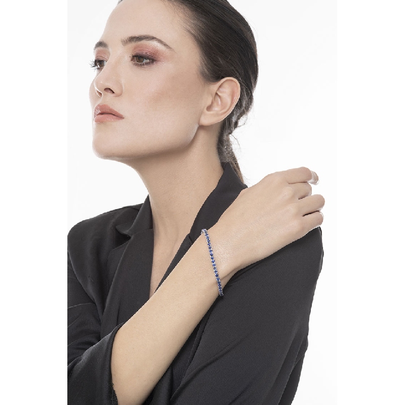 Bracelet tennis en or blanc 18k avec saphir bleu Bracelet tennis en or blanc 18k avec saphir bleu