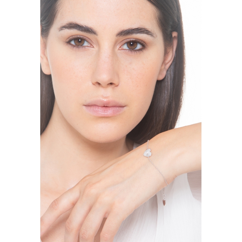 Bracelet en or blanc 18k avec cœur pavé de diamants Bracelet en or blanc 18k avec cœur pavé de diamants