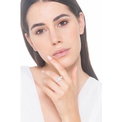 Bague trilogie illusion en or blanc 18 carats avec diamants