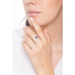 Bague croisée en or blanc 18k avec saphir bleu ovale et diamants 2