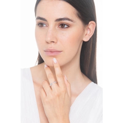 Bague ouverte en or blanc 18 carats avec diamant