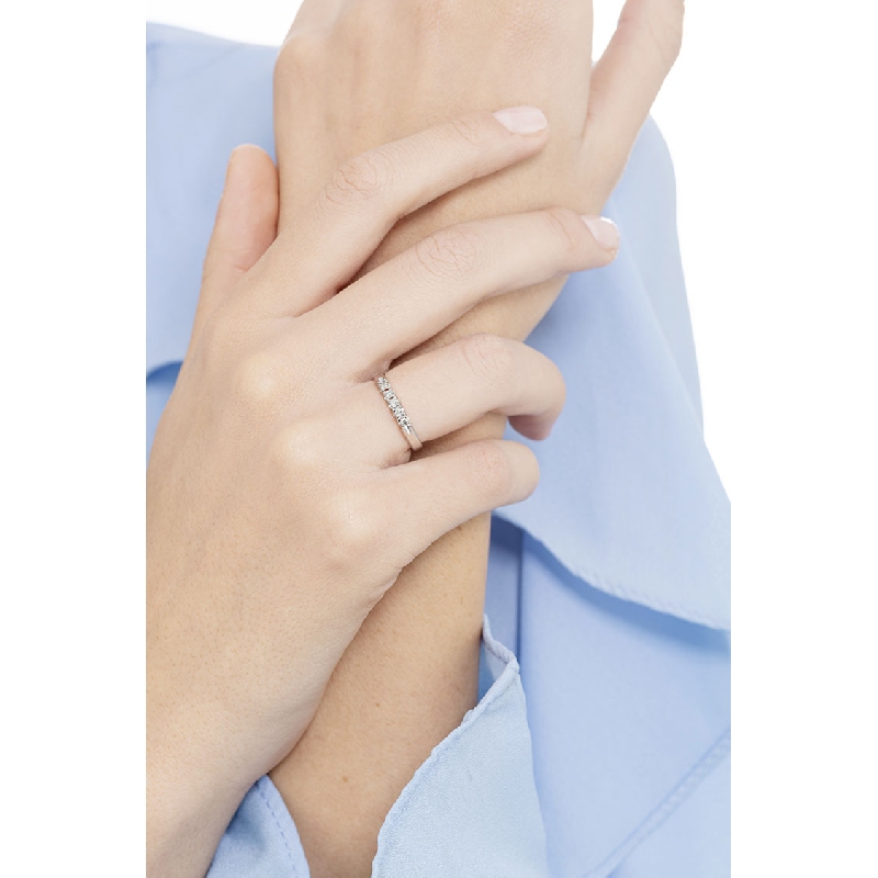 Alliance demi tour or blanc 18k et 5 diamants 0.15 ct