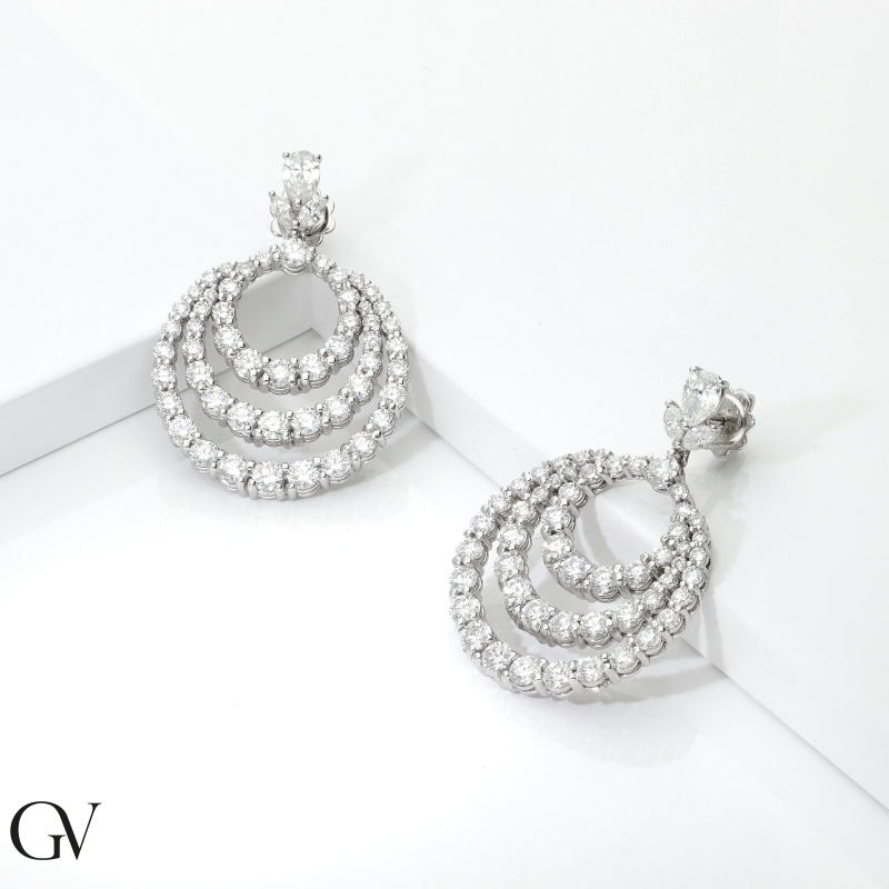 Boucles d’oreilles en or blanc 18 carats et diamants  Boucles d’oreilles en or blanc 18 carats et diamants