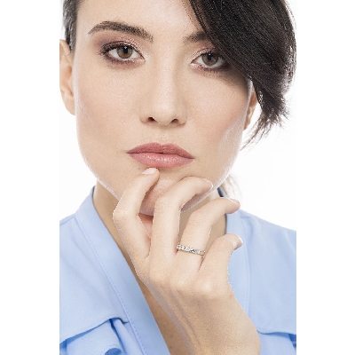 Demi-alliance en or blanc 18k à 5 pierres 0.35 ct