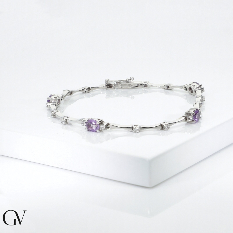 Bracelet en or blanc 18k avec améthystes et diamants Bracelet en or blanc 18k avec améthystes et diamants
