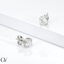 Boucles d'oreilles solitaire en or blanc 18 carats 2