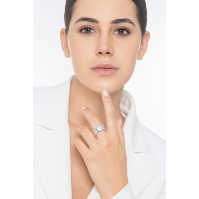 Bague élastique en or blanc 18 carats avec plaque centrale en pavé de diamants