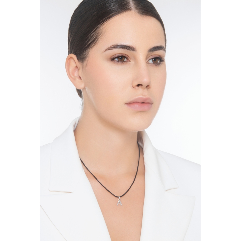 Pendentif avec lettre initiale A en majuscule 