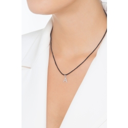 Pendentif avec lettre initiale A en majuscule  2