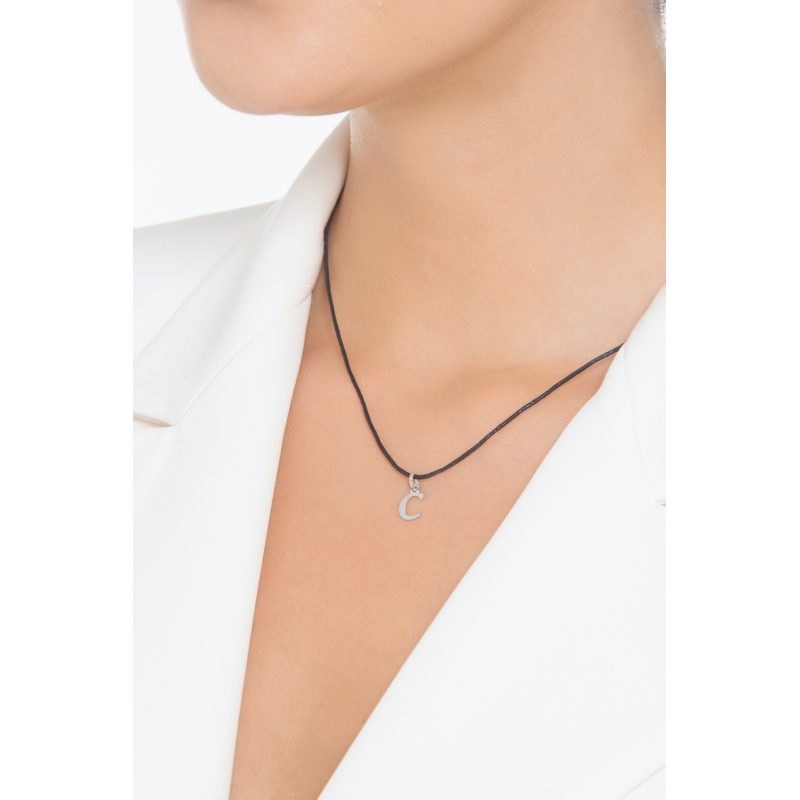 Pendentif avec initiale C en Or blanc 18 carats