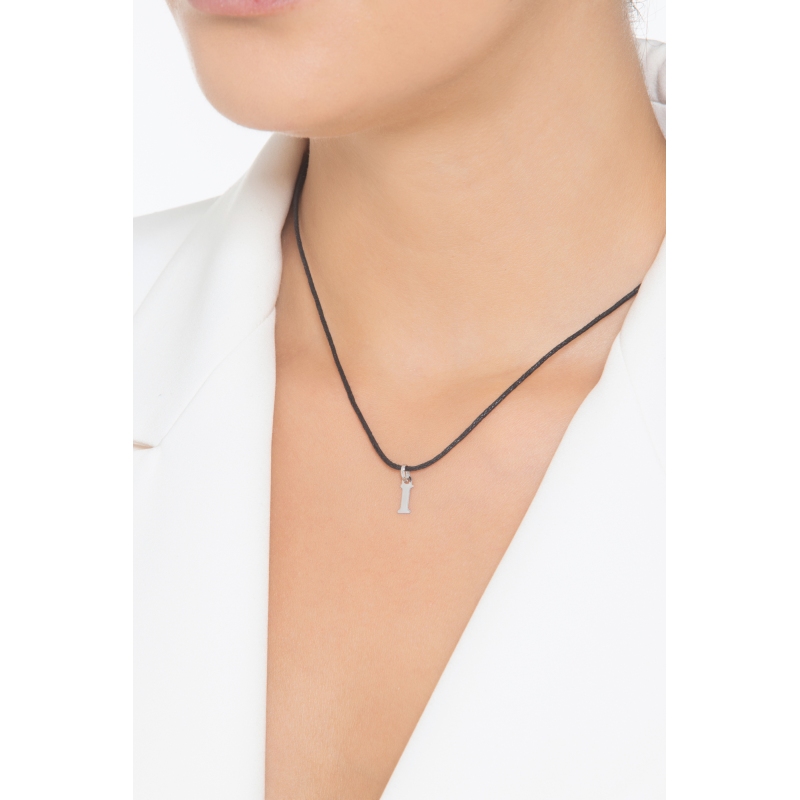 Pendentif avec lettre initiale I en majuscule en or blanc 18K Pendentif avec lettre initiale I en majuscule en or blanc 18K