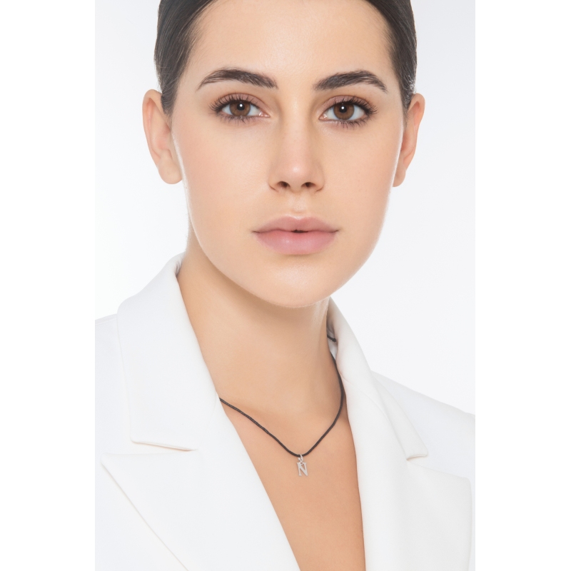 Pendentif avec initiale N en majuscule en or blanc 18k