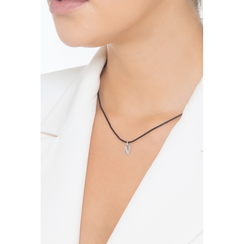 Pendentif avec initiale N en majuscule en or blanc 18k