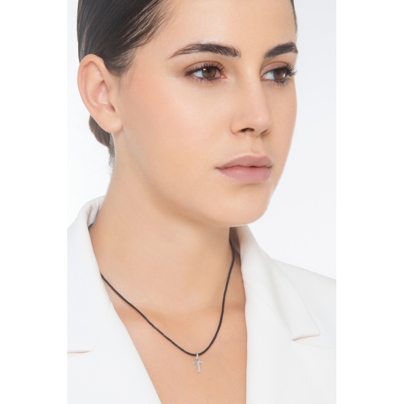 Pendentif avec lettre initiale T en majuscule en or blanc 18K Pendentif avec lettre initiale T en majuscule en or blanc 18K