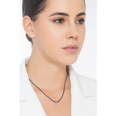 Pendentif avec lettre initiale T en majuscule en or blanc 18K