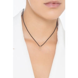 Pendentif avec la lettre initiale C en or jaune 18 carats. 2