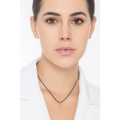 Pendentif avec la lettre initiale F en or jaune 18 carats