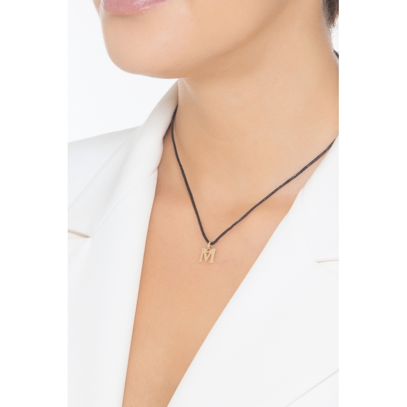 Pendentif avec la lettre initiale M en or jaune 18 carat