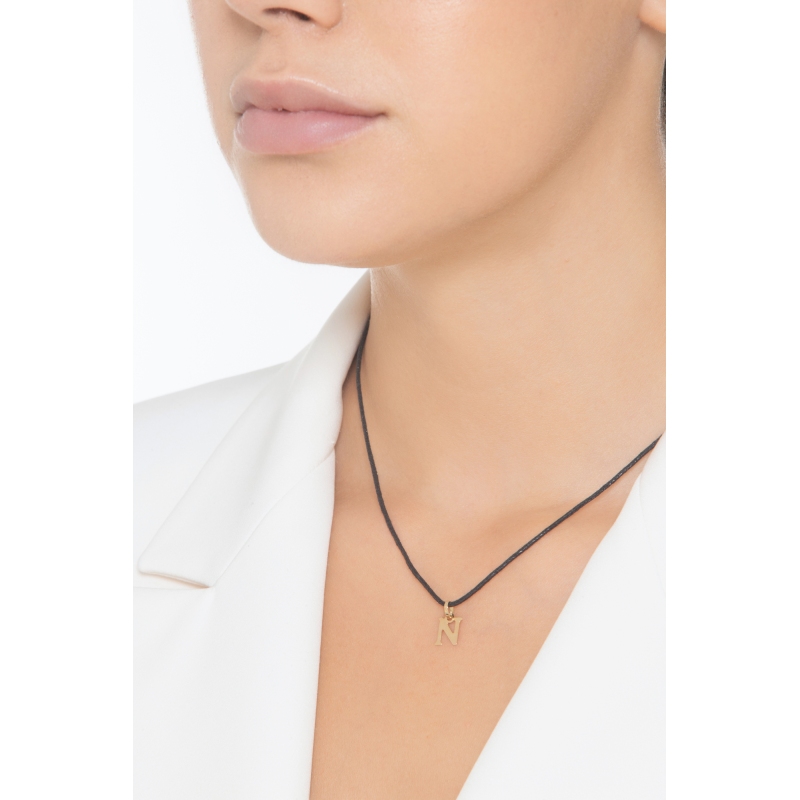 Pendentif avec lettre initiale N