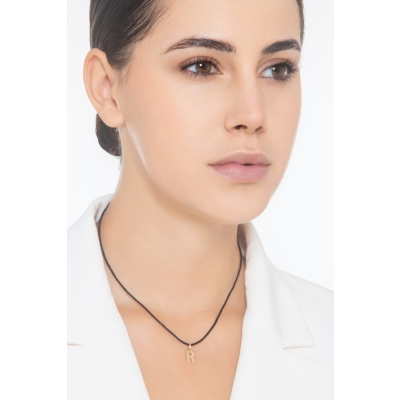 Pendentif avec lettre initiale  R