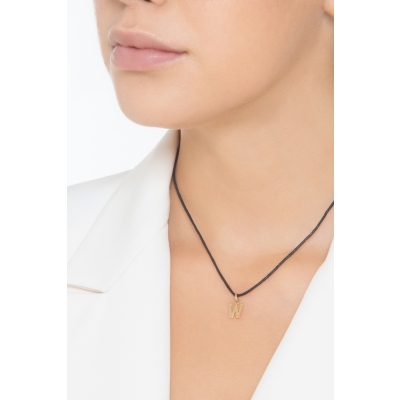 Pendentif avec lettre initiale W