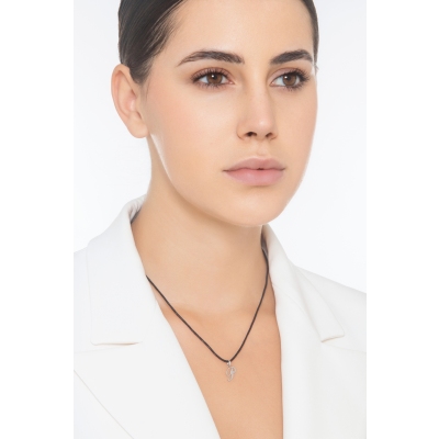 Pendentif avec lettre initiale P