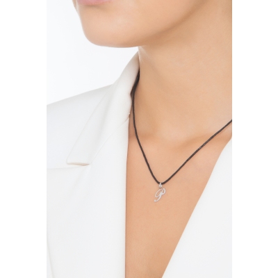 Pendentif avec lettre initiale P