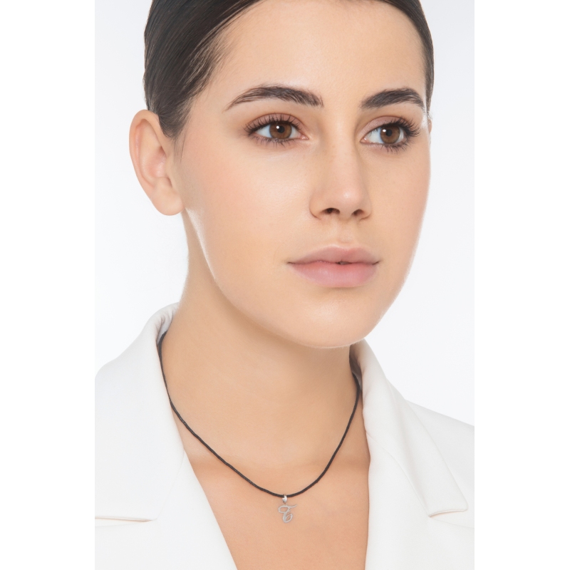 Pendentif avec lettre initiale T en cursive Pendentif avec lettre initiale T en cursive