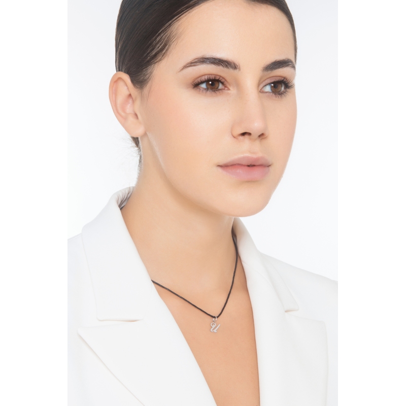 Pendentif avec lettre initiale U Pendentif avec lettre initiale U