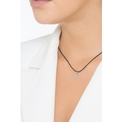 Pendentif avec lettre initiale U 2