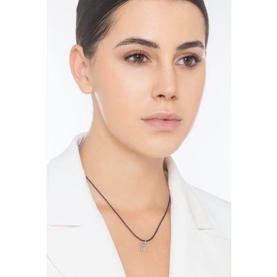 Pendentif avec la lettre W