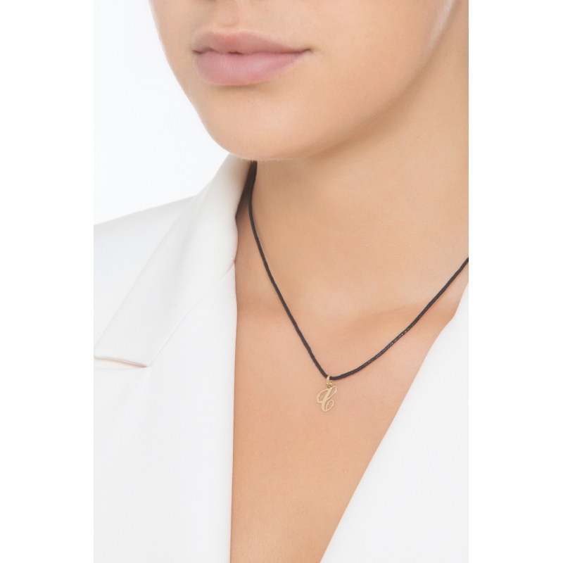 Pendentif avec lettre initiale C Pendentif avec lettre initiale C