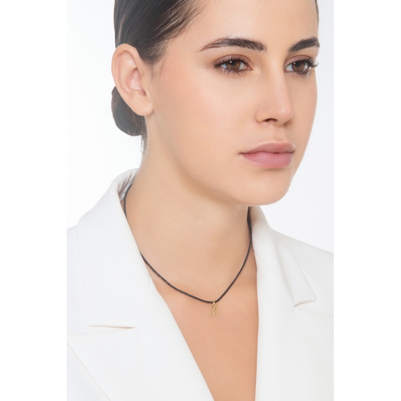 Pendentif avec initiale M en italique en or jaune 18k