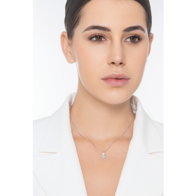 Collier avec pendentif garçon en or blanc 18k en diamants