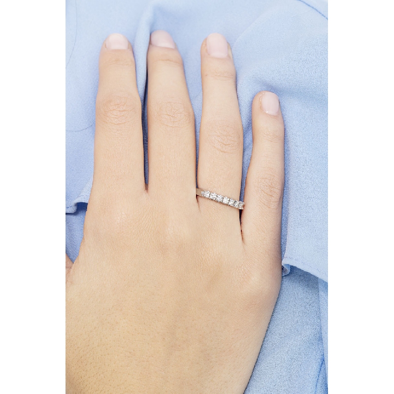Bague demi-tour 7 diamants 0.25 ct en or blanc 18k Bague demi-tour 7 diamants 0.25 ct en or blanc 18k